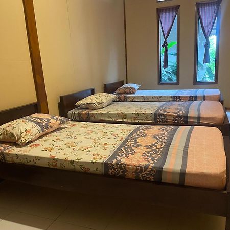Sanggar Pantcha Indra Guest House Kemuning Ngoại thất bức ảnh