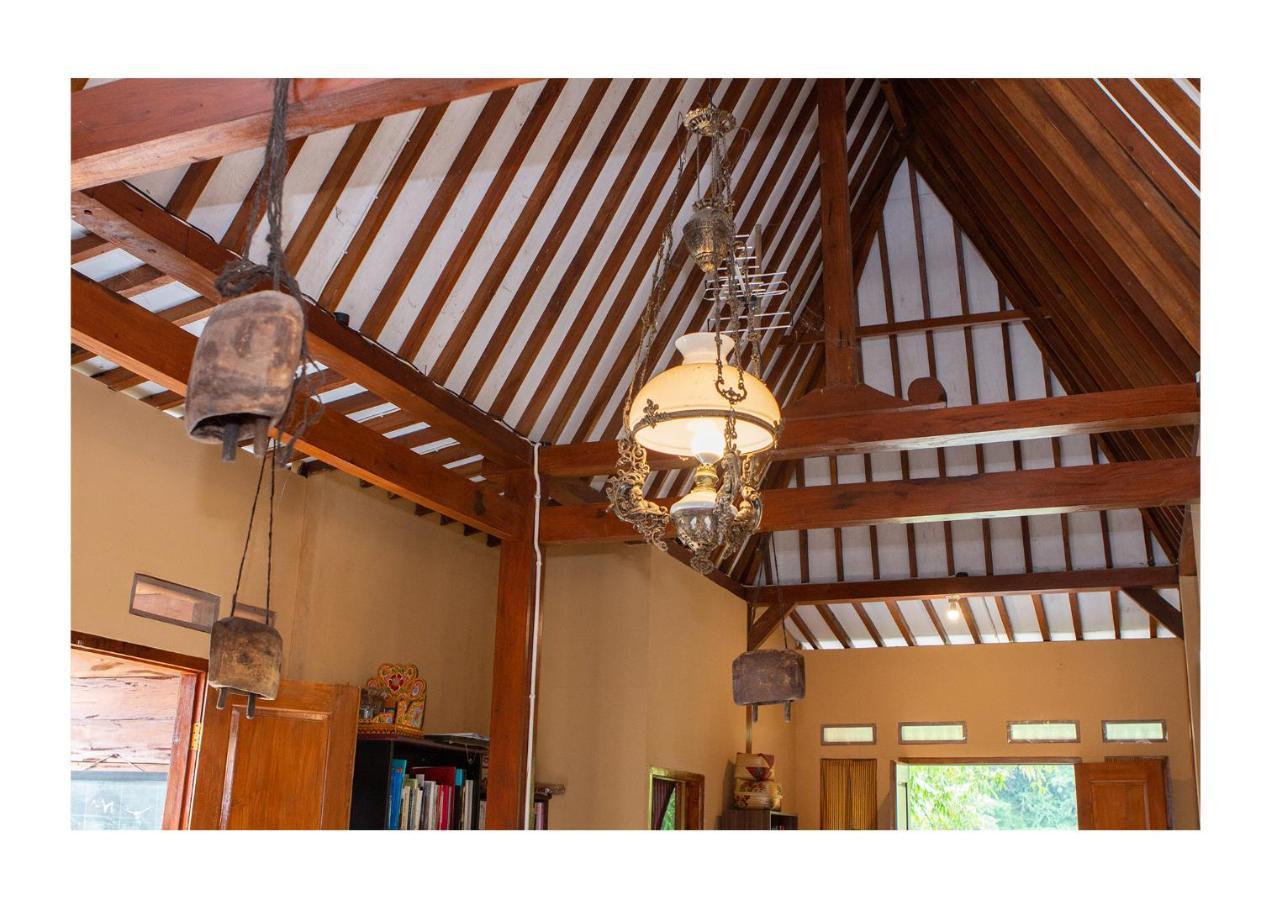 Sanggar Pantcha Indra Guest House Kemuning Ngoại thất bức ảnh