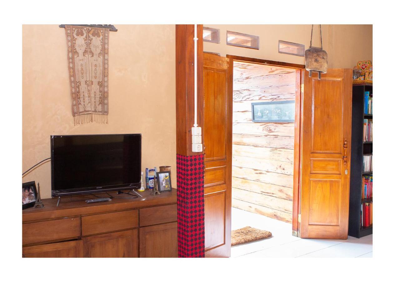 Sanggar Pantcha Indra Guest House Kemuning Ngoại thất bức ảnh