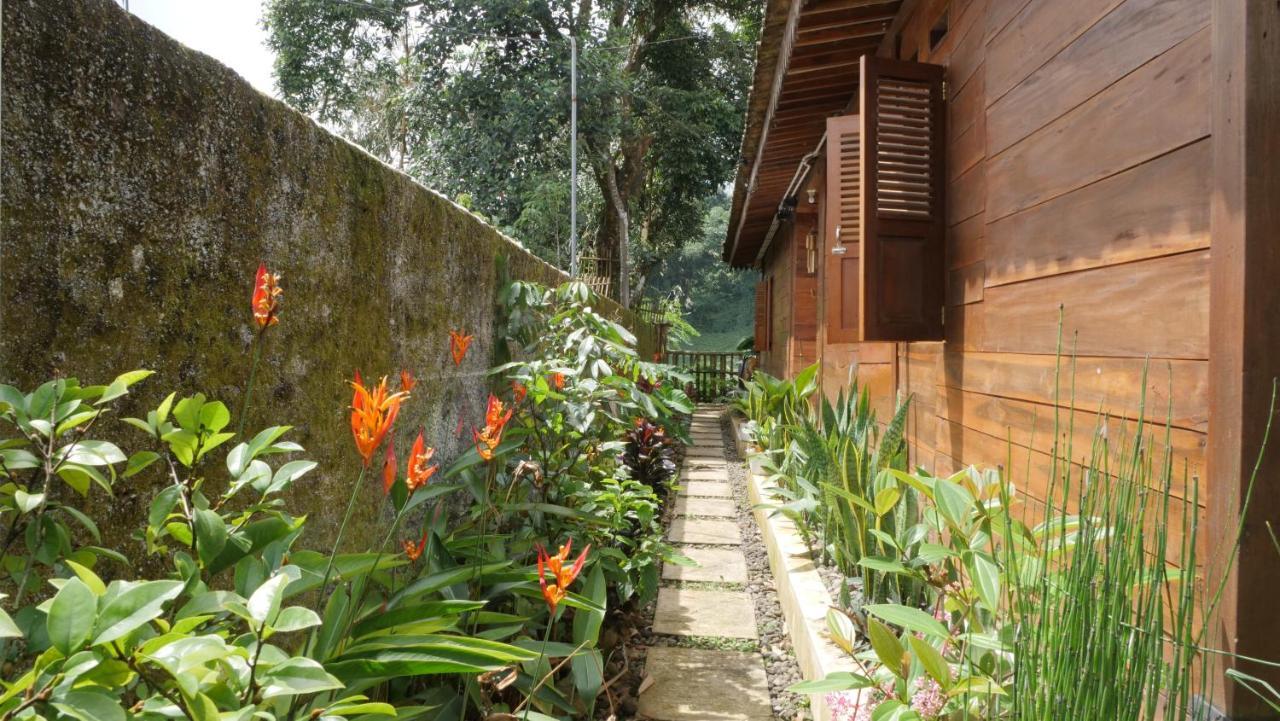 Sanggar Pantcha Indra Guest House Kemuning Ngoại thất bức ảnh