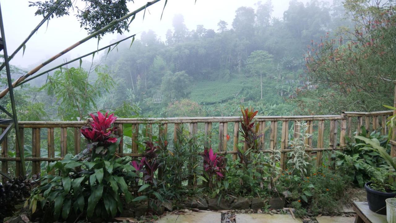 Sanggar Pantcha Indra Guest House Kemuning Ngoại thất bức ảnh