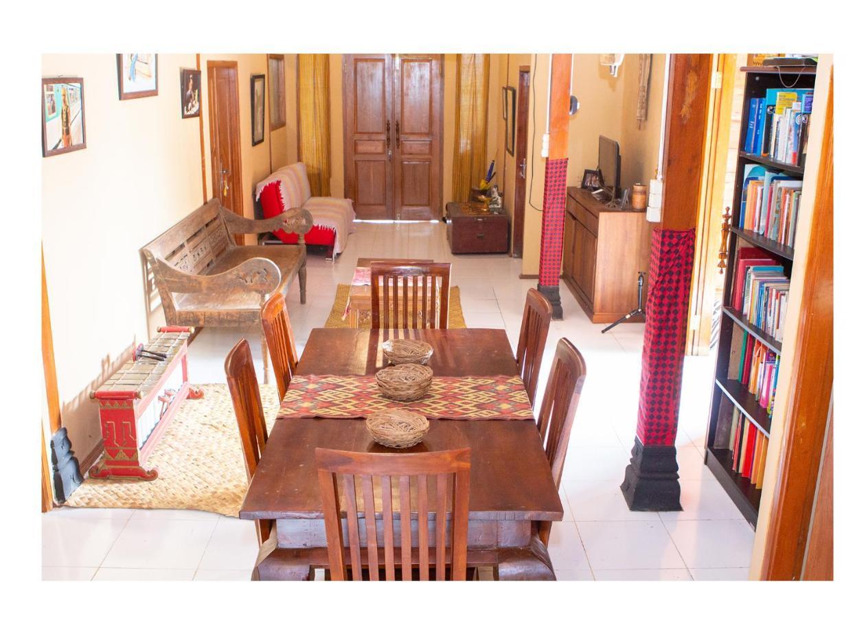 Sanggar Pantcha Indra Guest House Kemuning Ngoại thất bức ảnh