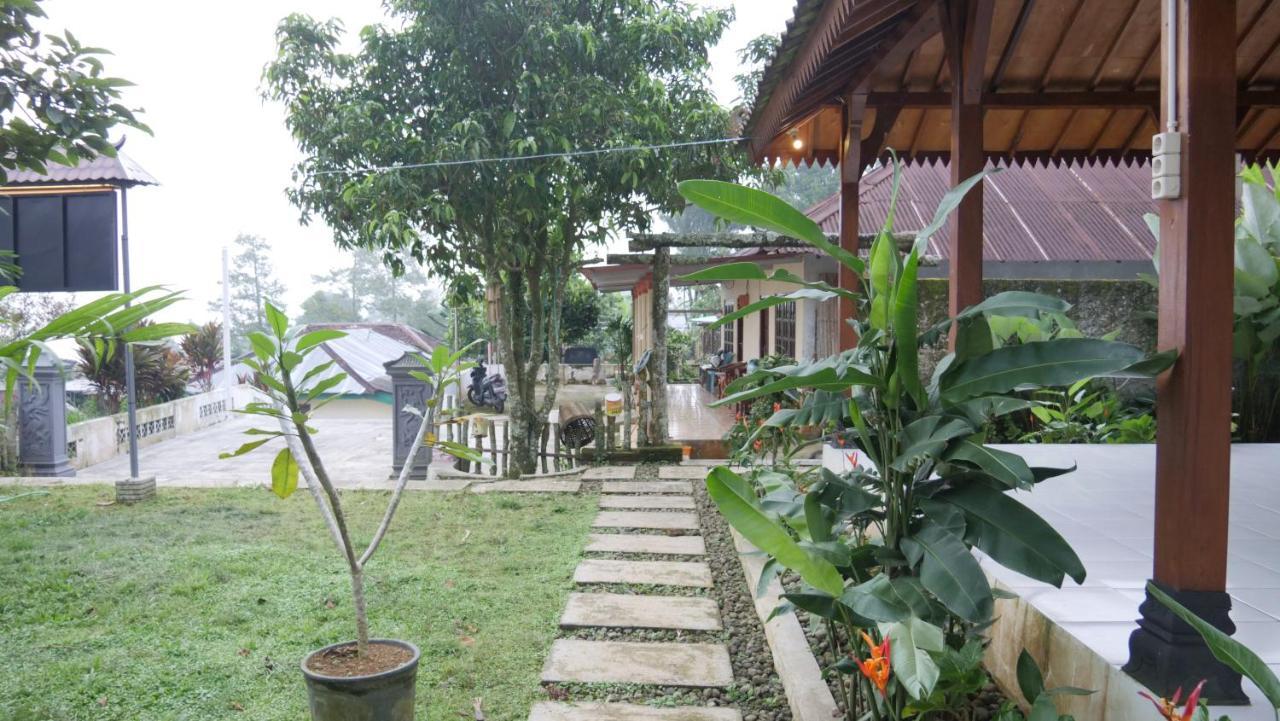 Sanggar Pantcha Indra Guest House Kemuning Ngoại thất bức ảnh