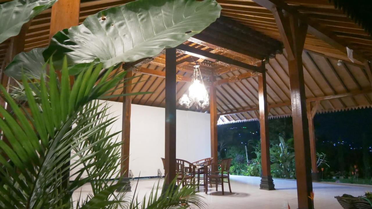 Sanggar Pantcha Indra Guest House Kemuning Ngoại thất bức ảnh
