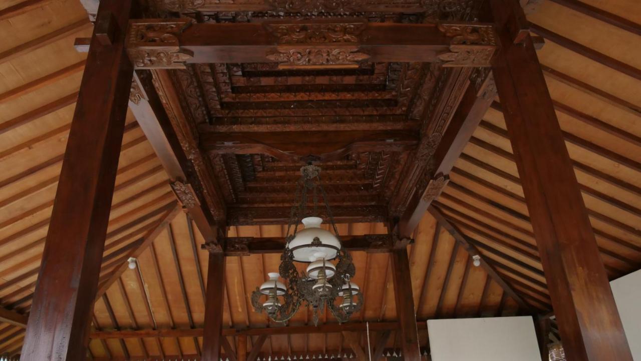 Sanggar Pantcha Indra Guest House Kemuning Ngoại thất bức ảnh