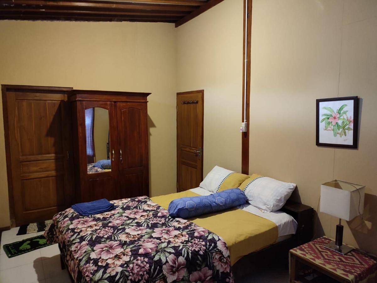 Sanggar Pantcha Indra Guest House Kemuning Ngoại thất bức ảnh