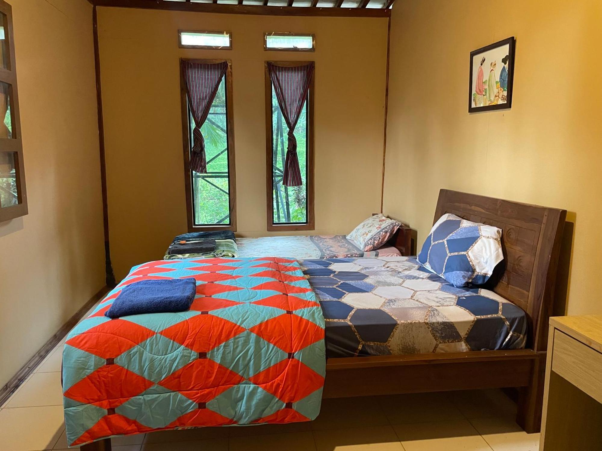 Sanggar Pantcha Indra Guest House Kemuning Ngoại thất bức ảnh